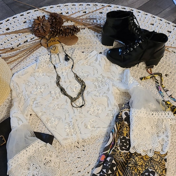 NWT BO HO WHITE LACE TOP MEDIUM - Picture 15 of 16